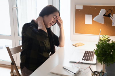 Penyebab Timbulnya Sensasi Pening saat Menopause